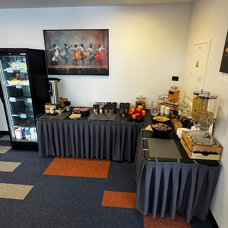 Kepler Club Riga Airport Hotel - Landside Public Area Ieki Dış mekan fotoğraf